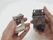 コンタクタ カバー取外し方法4
