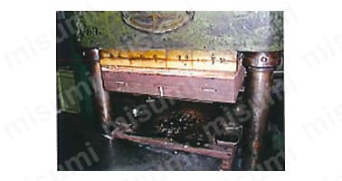 直圧成型機