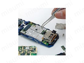 携帯電話の修理。