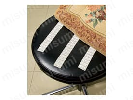 椅子に貼ってクッション落下防止に。