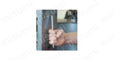 ショートヘッドと100°のアングルにより、狭い場所のネジをまわすことができる。 100°ベント角によりハンドルを握るクリアランスを確保。