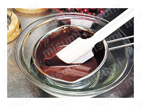 チョコレートの湯せんに