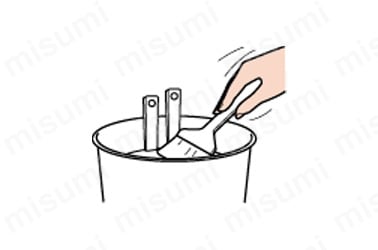 使いおわった用具は、古新聞などで、よくふきとった後、使用した塗料で指定されたうすめ液で洗う。 ※あまった塗料は、缶のフタを固くしめ、一度逆さまにして、元に戻してから日の当らない所、湿気の少ない所、幼児の手のとどかない所にしまってください。