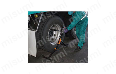 TW2なら「一人で・楽に・正確に・安価で」大型車のホールナットのトルク管理が行える。